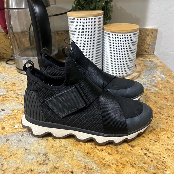 Sorel size 6 - Picture 1 of 9